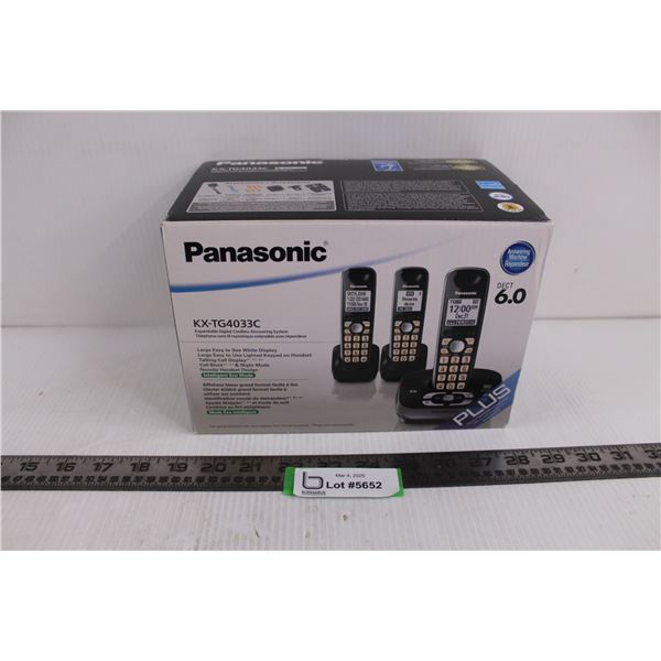 Panasonic Cordless Phone Set KX-TG4033C - Appears Unused