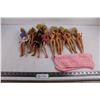 Image 1 : (10) Barbie Dolls & Doily