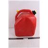 Image 1 : Jerry Can 20L - Still Contains .5 L of Gasoline - CANNOT BE SHIPPED!!!