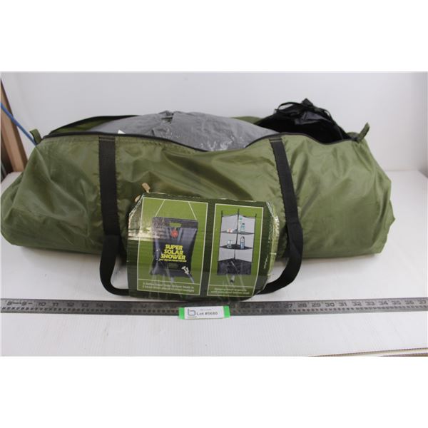 Cabela's Shower Shelter Super Solar Shower with Tote - Consigner says "Complete - Only Used Once"