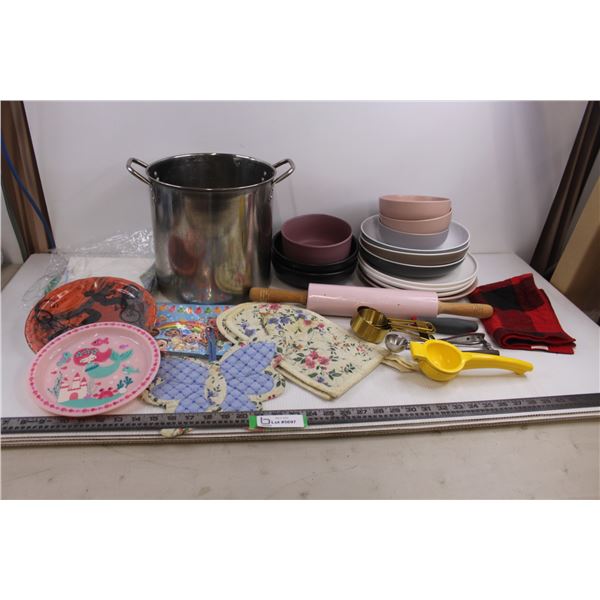 Kitchen Lot (Cooking Pot 10" Dia x 10" Tall, Dinner Plates, Serving Bowls, Rolling Pin Measuring Spo
