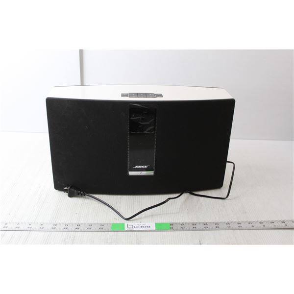 Bose Soundtouch 30 Music System- Powers On