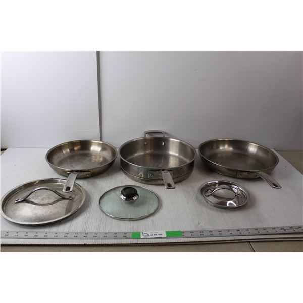(2) Kirkland Signature Pans, Skillet, Miscellaneous Lids