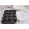 Image 4 : Kitchen Lot (Frypans, Baking Sheets, Cutting Boards, Strainers, Muffin Tin, Toastmaster Toaster - Te