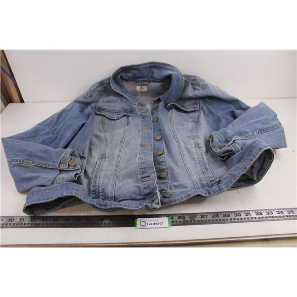 * DC Jeans Denim Jean Jacket Size L Approx