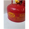 Image 2 : Eagle Brand Metal Gas Can - 2.5 US Gallons