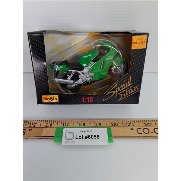 Kawasaki Motorcycle Model - Die Cast - 1/18 Model Scale - NOS