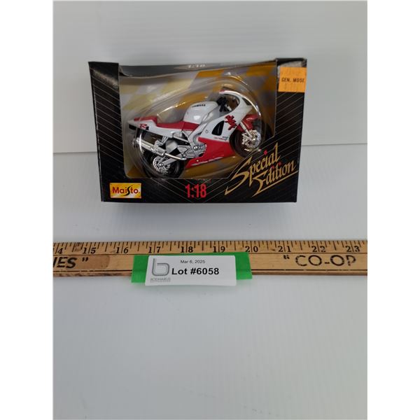 Yamaha Motorcycle Model - Die Cast 1/18 Model Scale - NOS