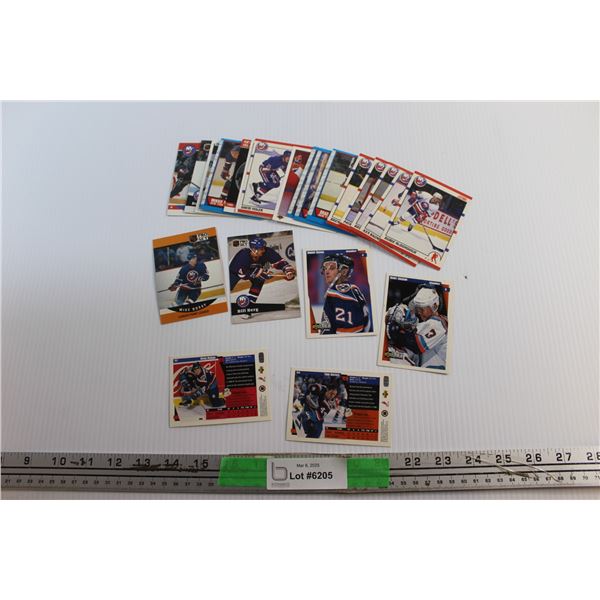 Assorted NHL Pro Set, Upper Deck & Score Trading Hockey Cards -Authenticity Not Guaranteed
