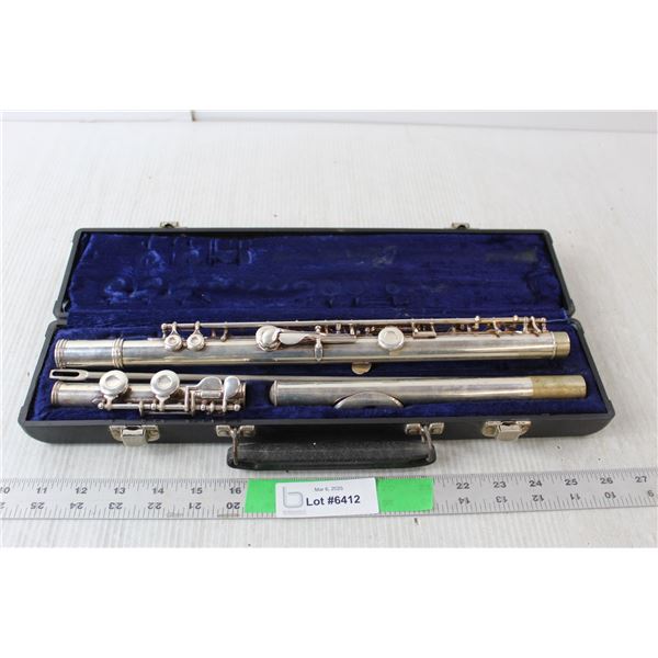 Gemeinhardt Metal Flute with Cleaning Rod and Case