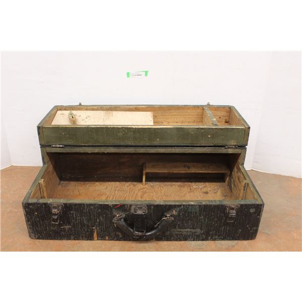 * Vintage Lockable Wooden Trunk 31.5" x 17" x 10" - As is