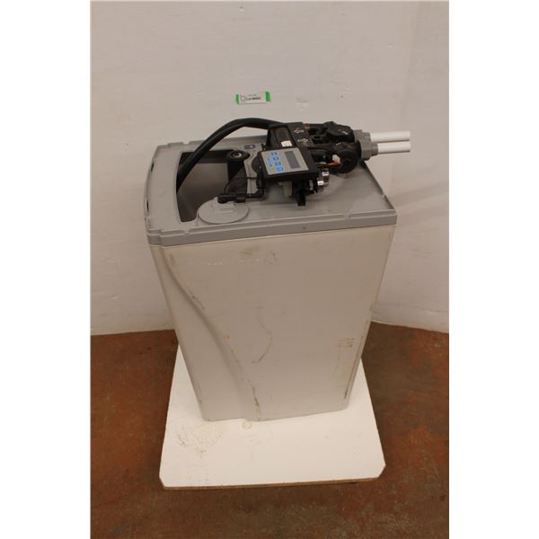 * Water Softener 18" x 14.5" x 30" - Untested