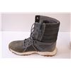 Image 3 : North Face Thermoball Winter Boots, US size 12 Good Condition
