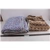 Image 1 : (2) Comforters (Blue 66" x 56" & Brown 48" x 48")