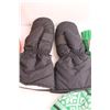 Image 3 : Saskatchewan Roughriders Lot (2 Pair of Mittens, Toque - Looks Unused), String Lites - Tested, Misc.