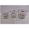 Image 2 : (3) Glass Measuring Cups (2 Fire King & 1 Pyrex)