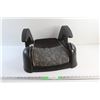 Image 1 : Cosco Booster Seat for a Vehicle