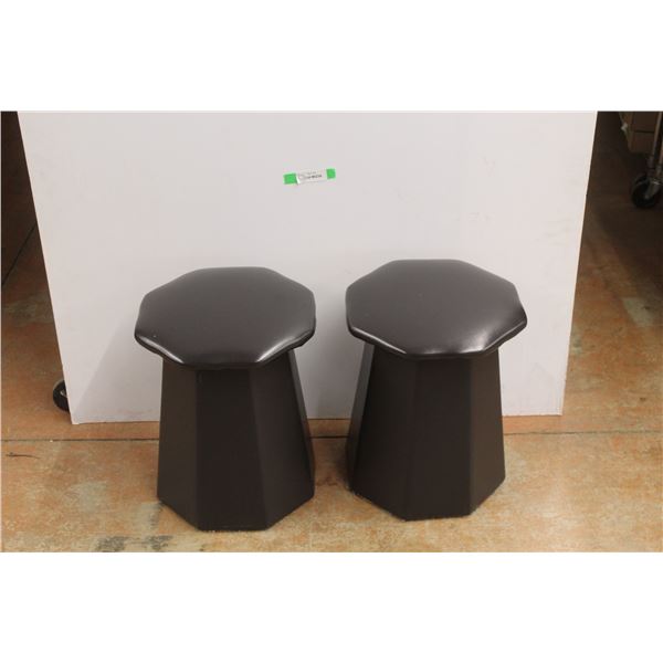 *(2) Stools 18'' x 15'' x 15''