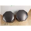 Image 4 : *(2) Stools 18'' x 15'' x 15''