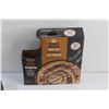 Image 3 : 6'' Cast Iron Skillet & Cinnamon Roll Kit - NIB