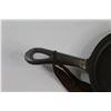 Image 6 : 6'' Cast Iron Skillet & Cinnamon Roll Kit - NIB