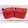 Image 1 : Fuel Containers 9.4 L 2 Imp Gallons (x2)