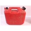 Image 2 : Fuel Containers 9.4 L 2 Imp Gallons (x2)