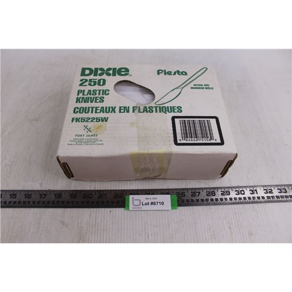 Dixie Box of 250 Plastic Knives - Sealed