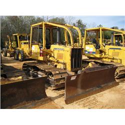 KOMATSU D31P-10 CRAWLER TRACTOR