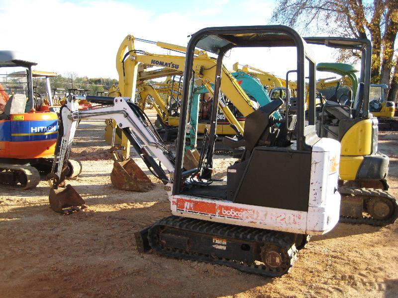 BOBCAT X320 HYDRAULIC EXCAVATOR