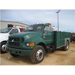 2002 FORD F750XL S/A SERVICE TRUCK