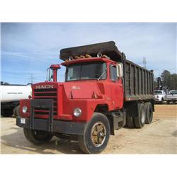 MACK DM600 T/A WATER TRUCK