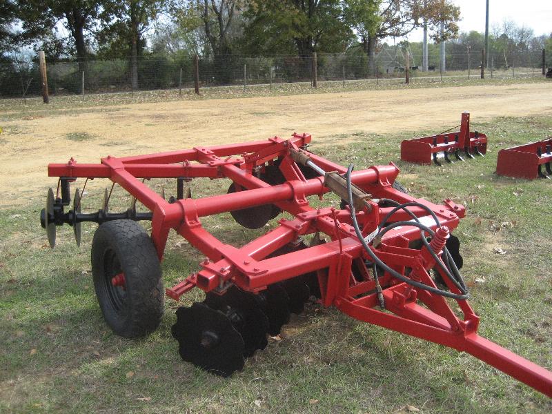 8' PULL TYPE DISC HARROW - J.M. Wood Auction Company, Inc.