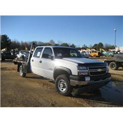 2005 CHEVROLET 2500HD CREW CAB FLATBED