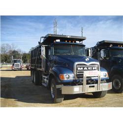 2005 MACK GRANITE CV713 TRI-AXLE DUMP