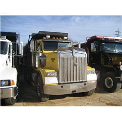 1997 KENWORTH W900 TRI-AXLE DUMP