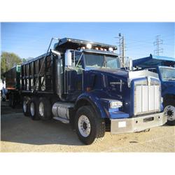 1997 KENWORTH T800 TRI-AXLE DUMP
