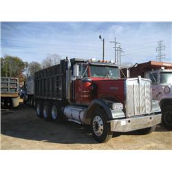 1994 T800 KENWORTH TRI-AXLE DUMP