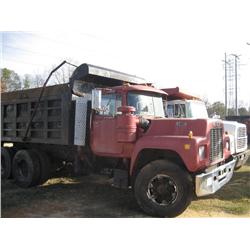 1985 MACK R686ST T/A DUMP
