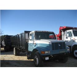 2000 INTERNATIONAL 4900 S/A TRASH DUMP