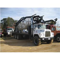 1976 MACK DM600 TRI-AXLE FLATBED W/LOADER
