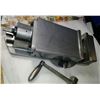 Image 1 : Vise 6" x 6,5" opening  with handle