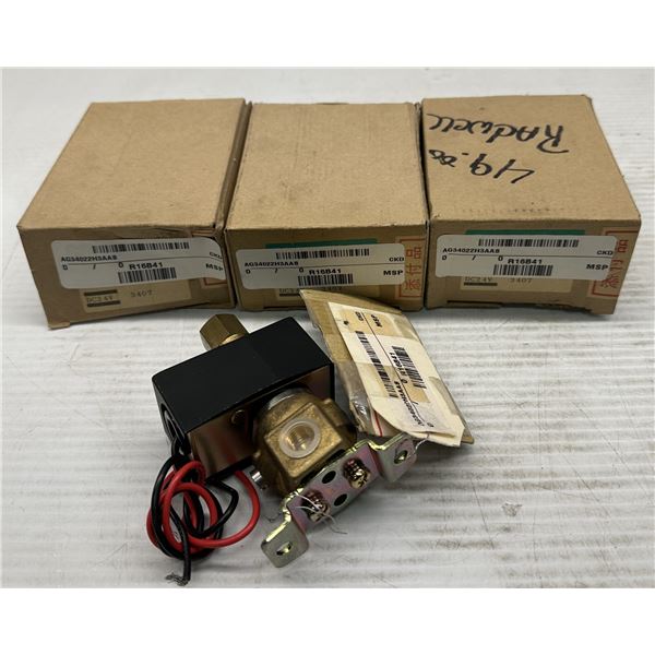 (4) CKD #AG34-02-2-H3AAS Valves