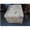 Image 1 : Floral Cloth Ottoman