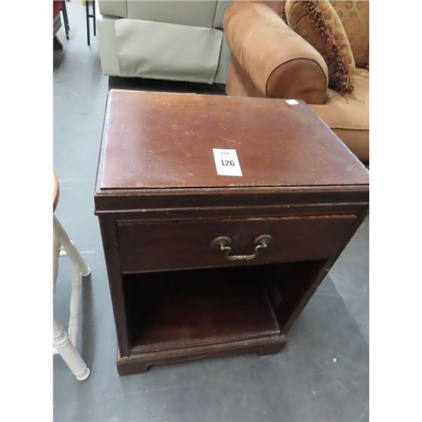 Mahogany End Table w/Drawer