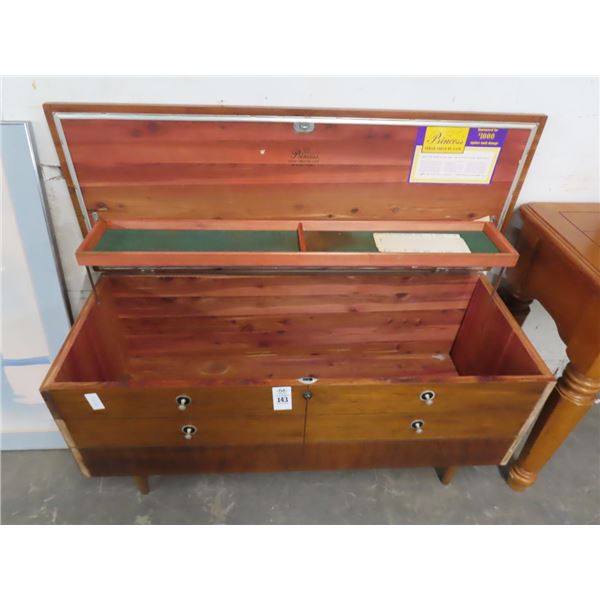 Lane Princess Cedar Trunk