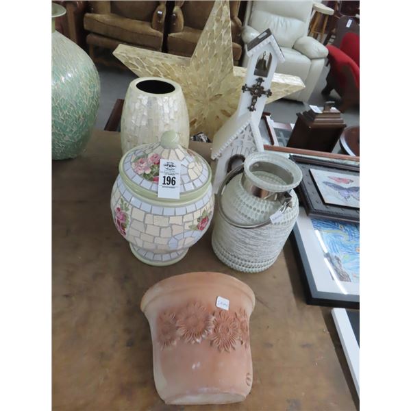 Wall Pocket, Vases, Urn, Décor