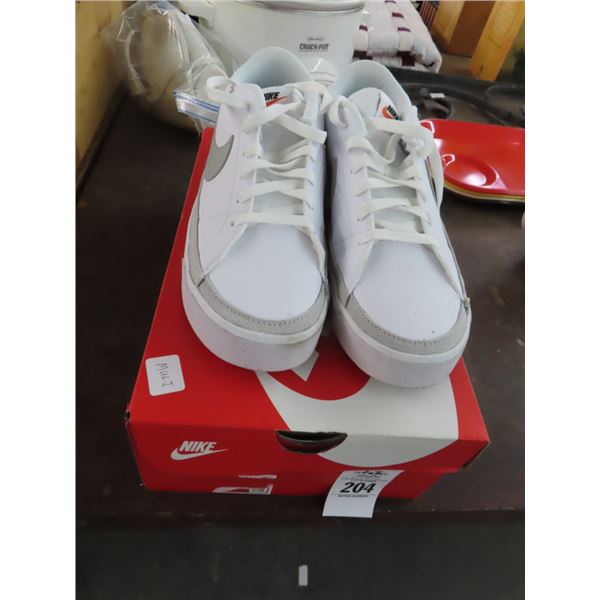 Nike Shoes - Size 9.5