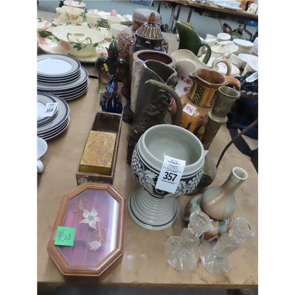 Vases, Urns, Décor