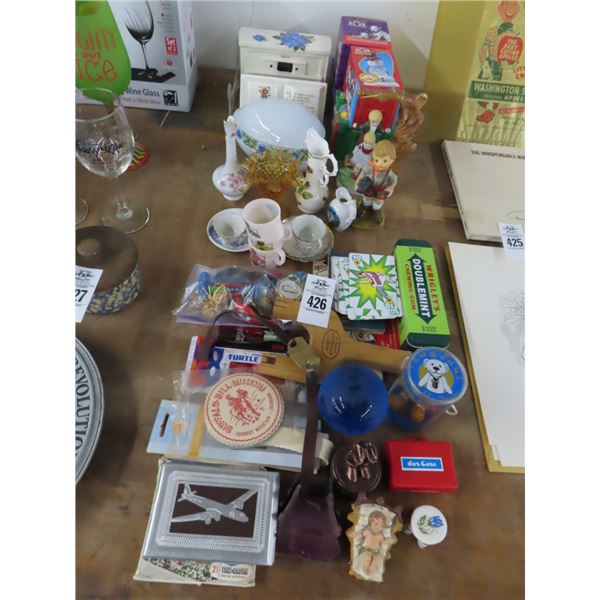 Souvenir Watches, Coasters, Photos, Miniature, View Master, Figurines
